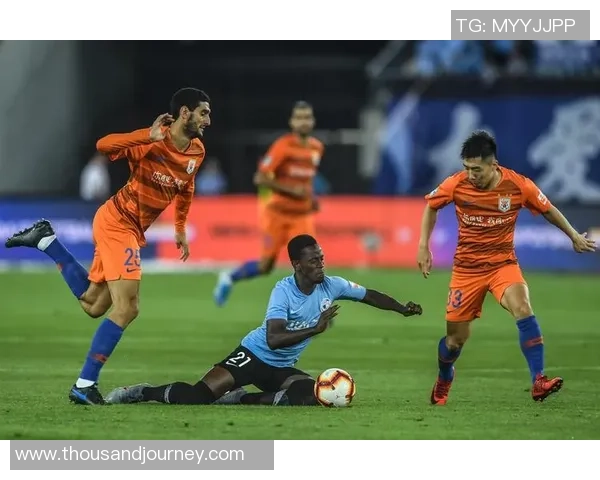 大连一方迎战延边长白山展现足球激情与团队精神的较量